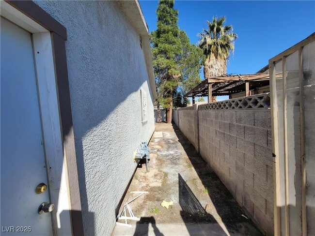 Building Photo - 3908 Montebello Ave