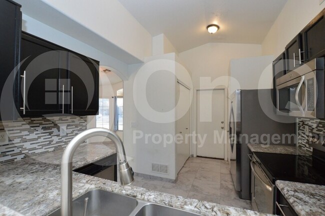 Foto del edificio - 3910 E Wyatt Way