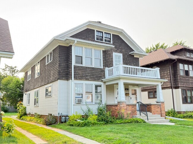 Building Photo - 2224 N 6th St