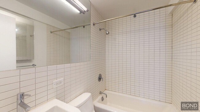 Foto del edificio - 222 E 39th St