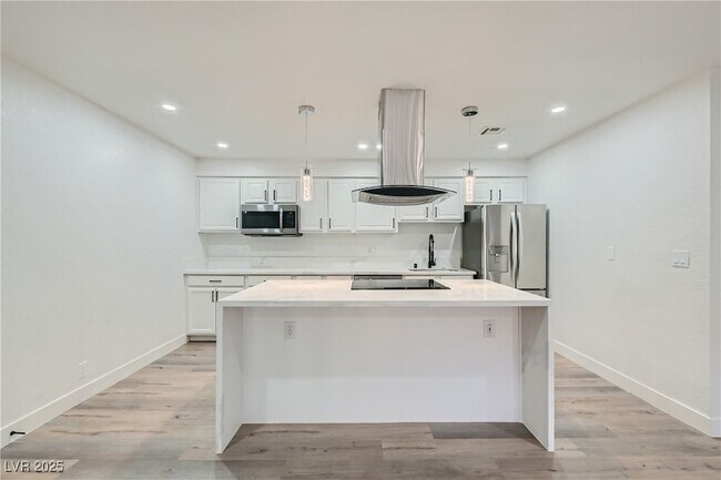 Foto del edificio - 4330 Sandy River Dr