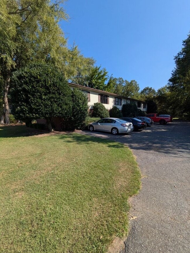 Building Photo - 1251 Main Ave Dr NW