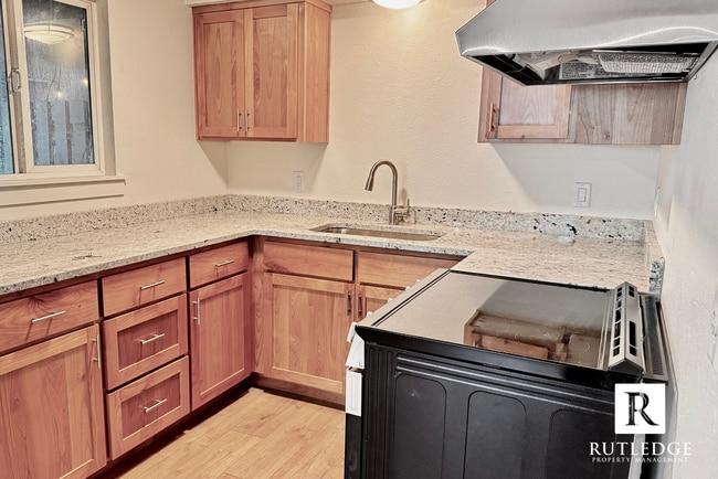 Foto del edificio - 855 E 9th St