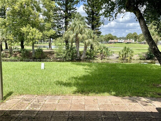 Foto del edificio - 10781 NW 11th St