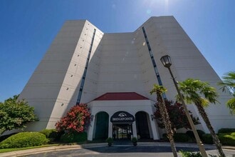 Building Photo - 100 Sunset Blvd