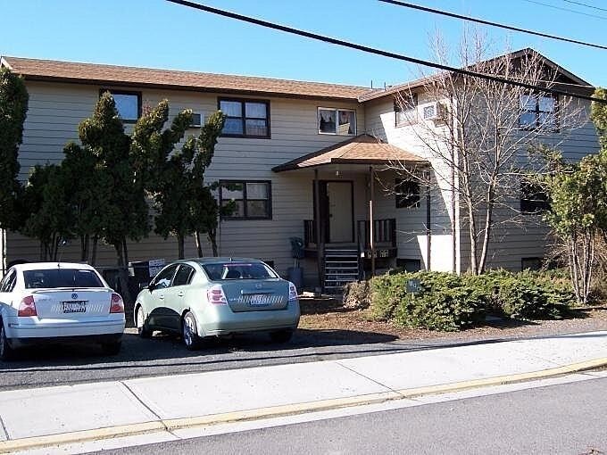 Primary Photo - 126 E Barker St Apartment 3