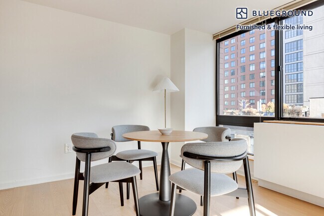 Foto del edificio - 255 W 94th St