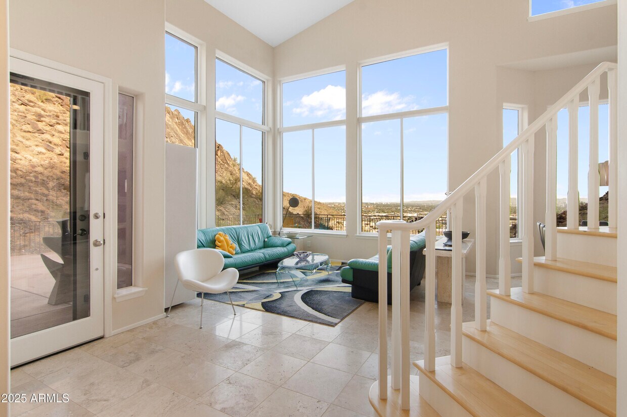 Primary Photo - 126 W North Ln