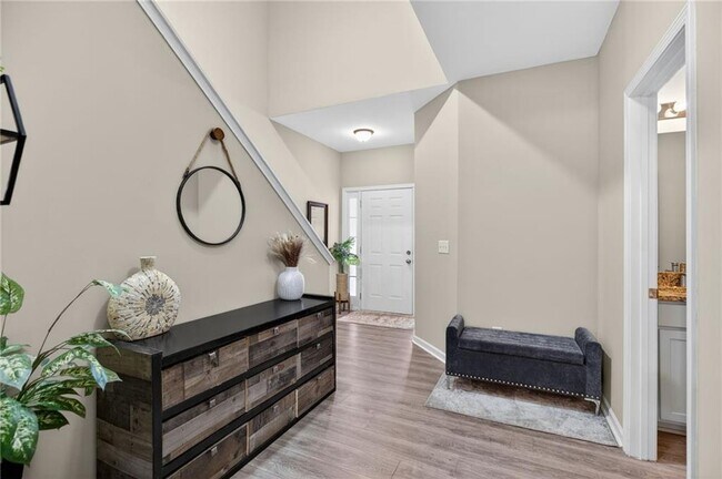 Foto del edificio - 94 Hill Crest Cir