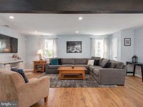 Building Photo - 151 Weedon Ct