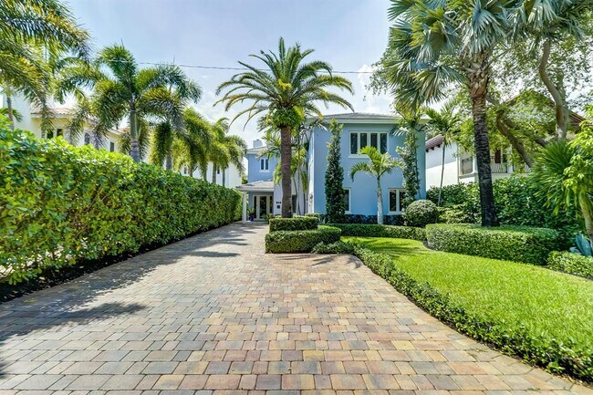 Building Photo - 425 NE 11th Ave