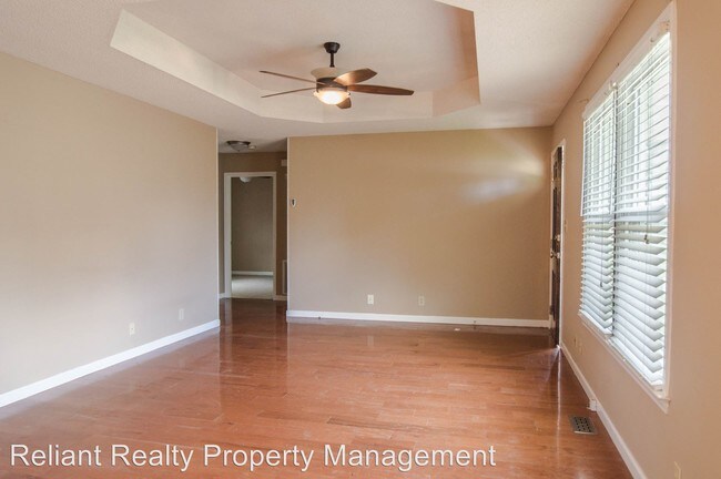 Foto del edificio - 728 Inver Ln