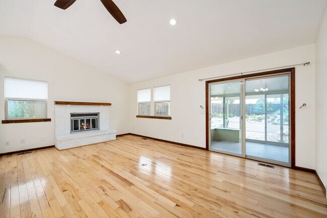 Foto del edificio - Quiet Home with Views, Charm, and Oasis Yard!