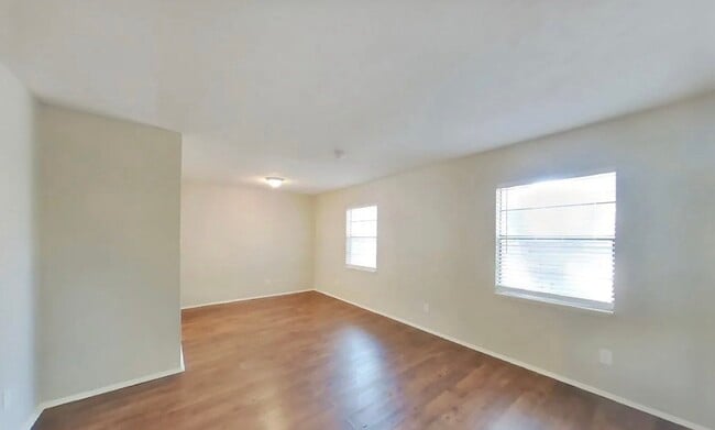 Building Photo - Bright, Spacious, and Ready to Call Home — 3 Bedrooms