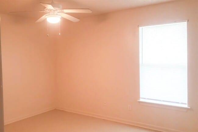 Building Photo - 1205 Murray St