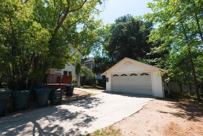 Foto del edificio - 1115 N Garfield Ave