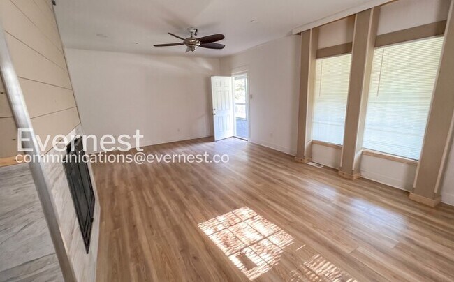 Foto del edificio - 208 Red Lane Rd
