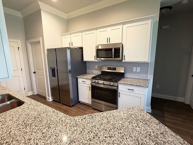 Building Photo - 403 Mangrove Ln