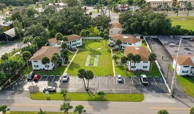 Foto del edificio - 1800 S Palmetto Ave