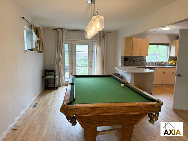 Foto del edificio - 5BD/3BA in Martin Acres w/a Backyard Oasis!