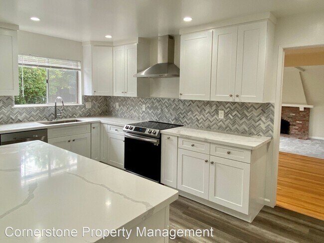 Foto del edificio - 4 br, 2.5 bath House - 884 Lusterleaf Dr