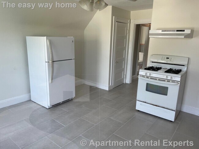 Foto del edificio - Teele Square -  Large 1BR w/ Parking