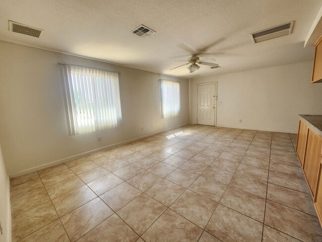 Foto del edificio - Beautiful 2 Bedroom Home
