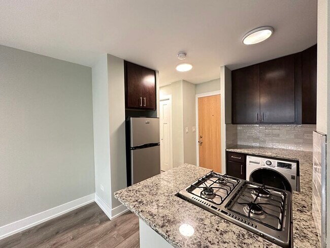 Foto del edificio - 448 W Barry Ave