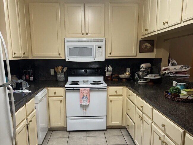 Foto del edificio - 1014 Sun Meadow Ct