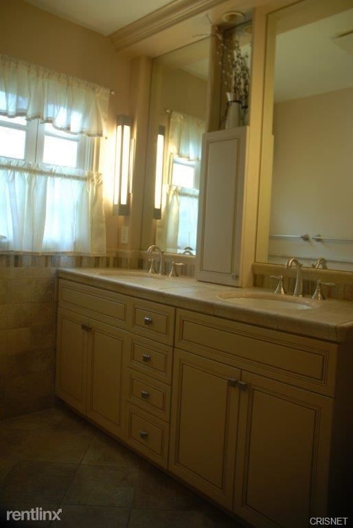 Foto del edificio - 3 br, 2 bath House - 402 Virginia Ave
