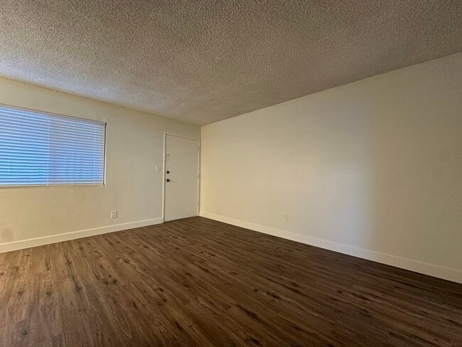 Building Photo - 17 Thornton Ave