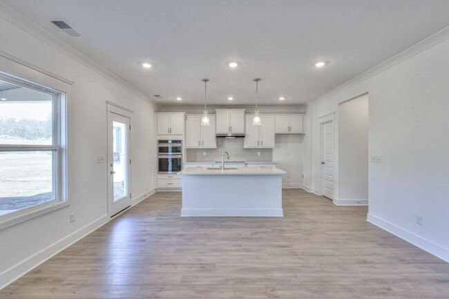 Foto del edificio - LUXURY NEW CONSTRUCTION FOR RENT!