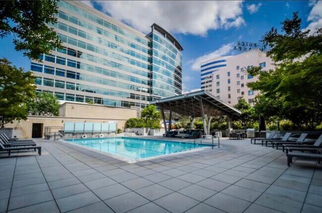 Foto del edificio - 38 N Almaden Blvd