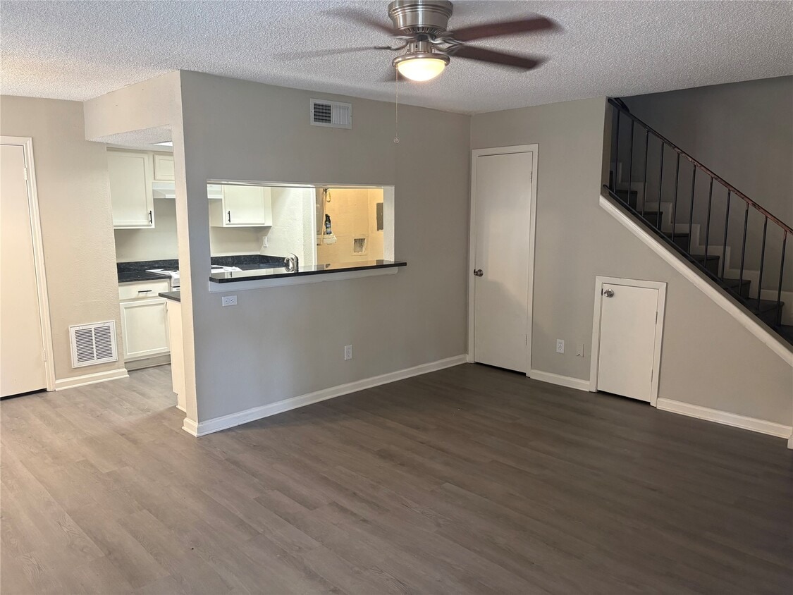 Foto del edificio - 5650 Birchmont Dr
