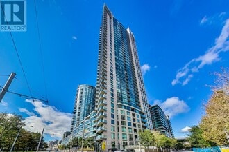 Building Photo - 215 Fort York Blvd