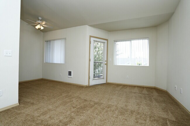 Foto del interior - Gateway Village