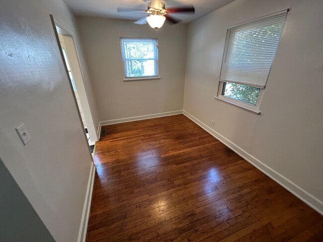 Foto del edificio - *FLASH SALE* Lovely End Unit Townhouse wit...