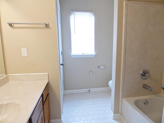 Building Photo - 9100 Cinderhill Cove W