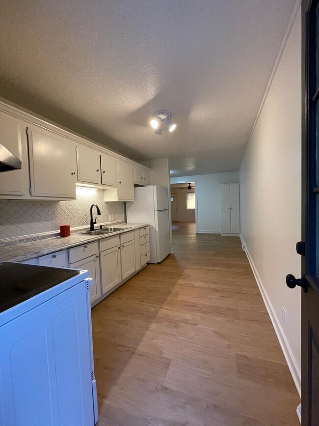 Building Photo - 311 S 10th St