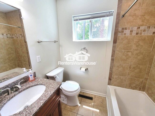 Building Photo - 5573 Brickell Rd