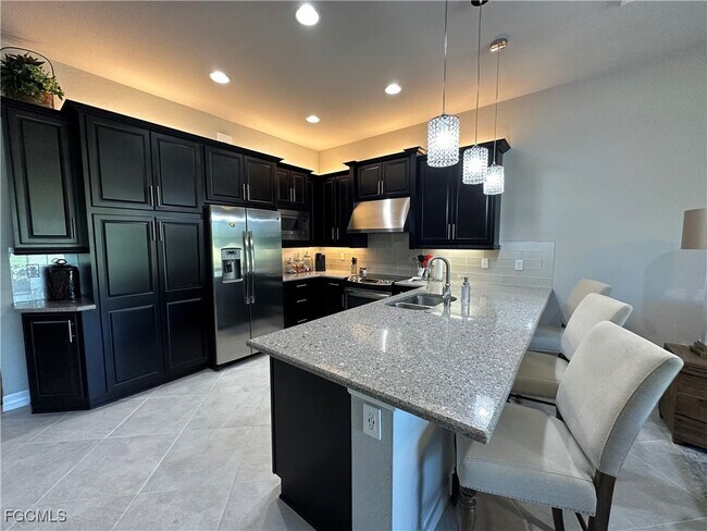 Foto del edificio - 11916 Five Waters Cir