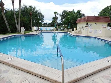 Foto del edificio - 2055 S Floral Ave