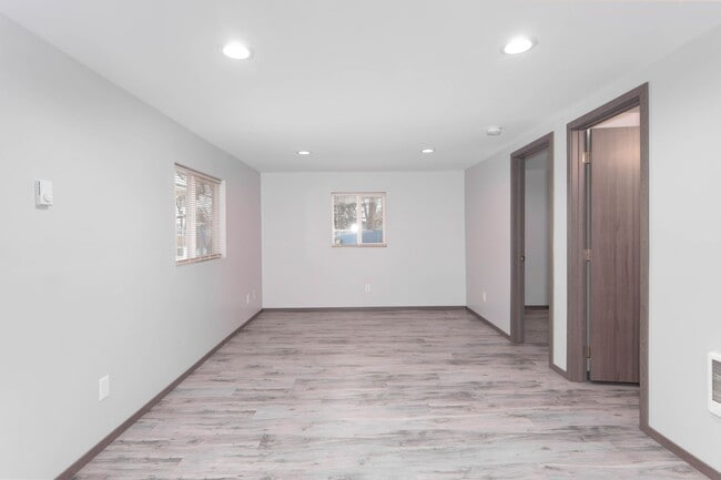 Building Photo - Fully Renovated small cozy 2 Bed 1 Bath Guest Cottage with complete updates