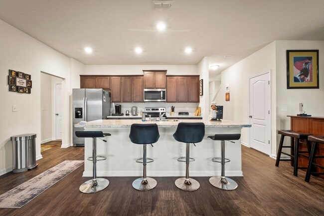 Building Photo - Beautifully Apportioned 2-Story Home in Fox Creek