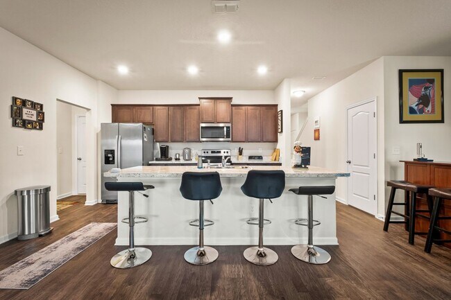 Foto del edificio - Beautifully Apportioned 2-Story Home in Fox Creek