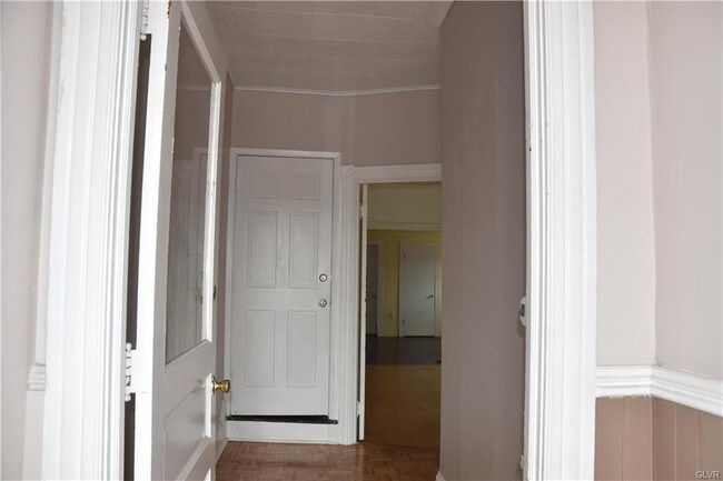 Building Photo - 2115 Freemansburg Ave