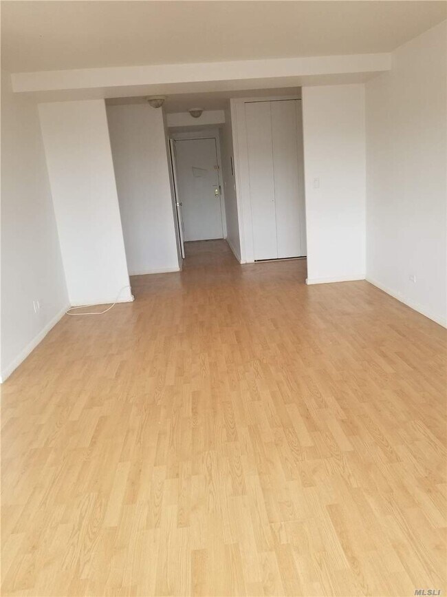 Foto del edificio - 83-60 118th St