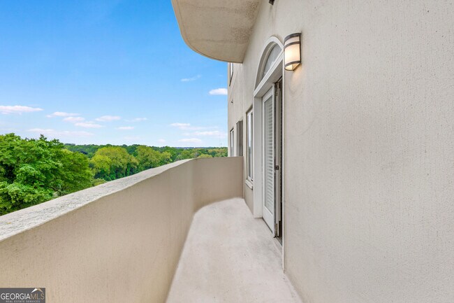 Foto del edificio - 2161 Peachtree Rd NE