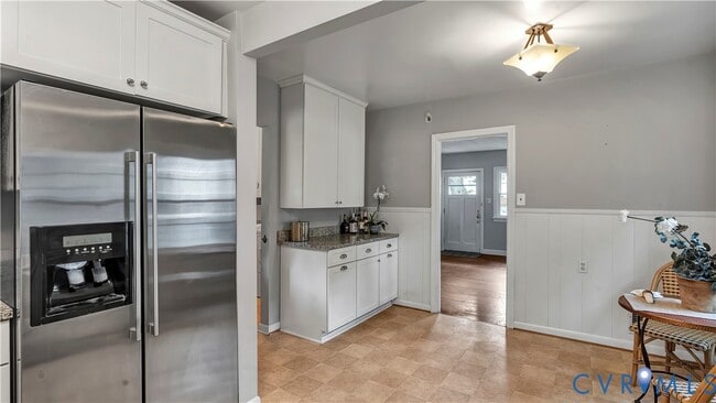 Foto del edificio - 6100 Hampstead Ave