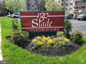 Building Photo - 130 Slade Ave